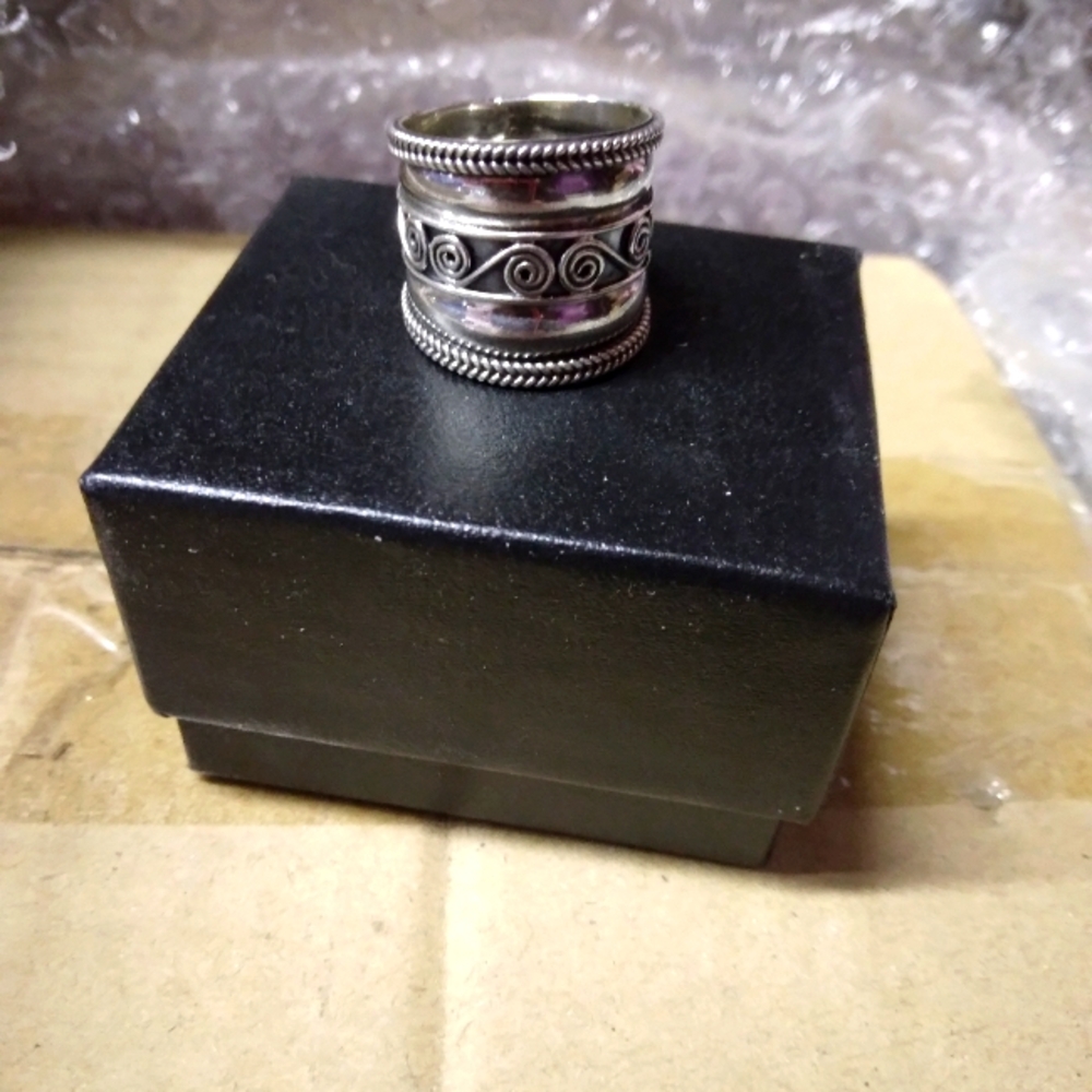 Elegant Silver Spiral Ring